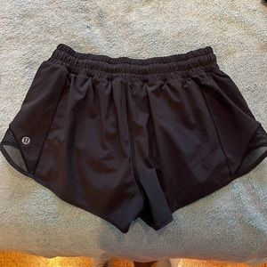 Lululemon Hotty Hot 2.5” Women’s Shorts